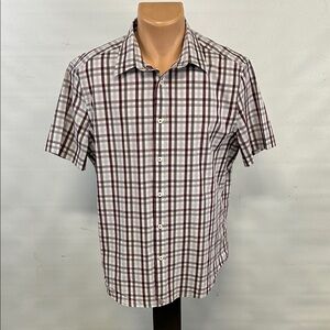UNTUCKit short sleeve button down shirt.  L